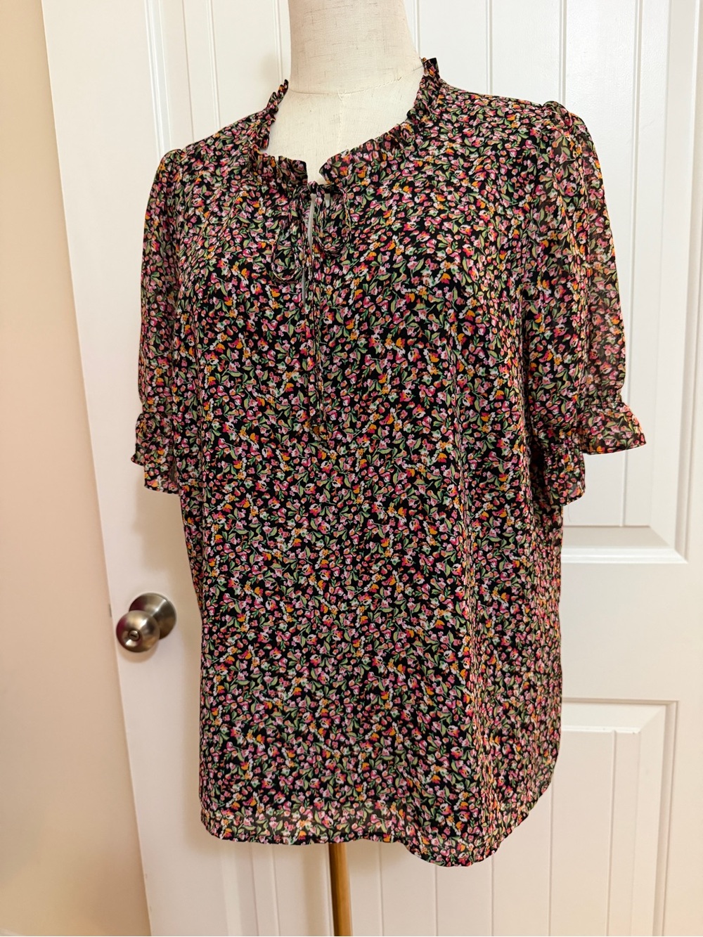 J. Crew Black Orange Pink Floral Top with Tie Neck Sz XL